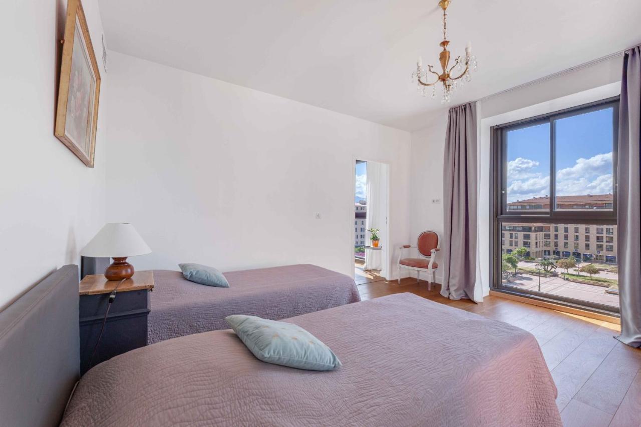 Grand T3 De Standing Hyper Centre 150 M Apartment